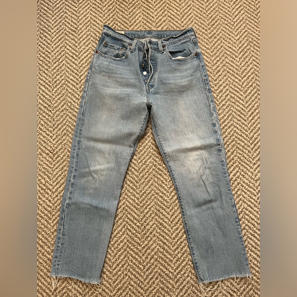 Levi’s Straight Ankle Light-Wash Jeans